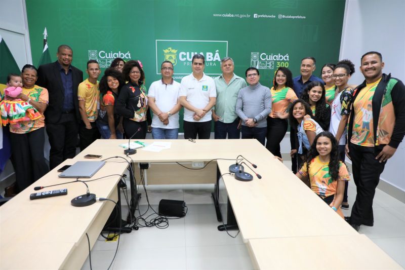 Prefeito Emanuel Pinheiro concede área para abrigar sede do grupo Flor de Atalaia