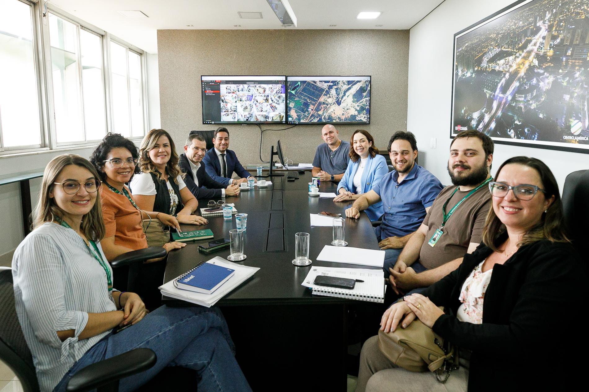 Prefeitura vai ampliar apoio e viabilizar sede para catadores do antigo lixão