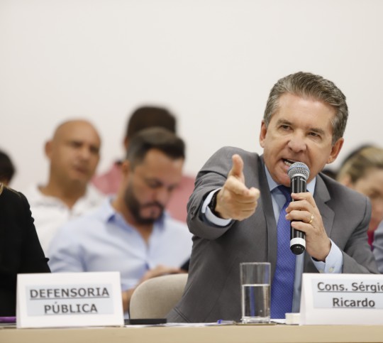 Sérgio Ricardo anuncia mesa técnica para debater endividamento dos servidores com empréstimos consignados