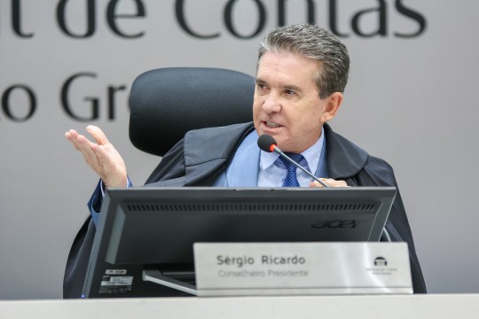 Sérgio Ricardo dá 15 dias para empresas fornecerem contratos sob pena de nulidade das dívidas dos consignados