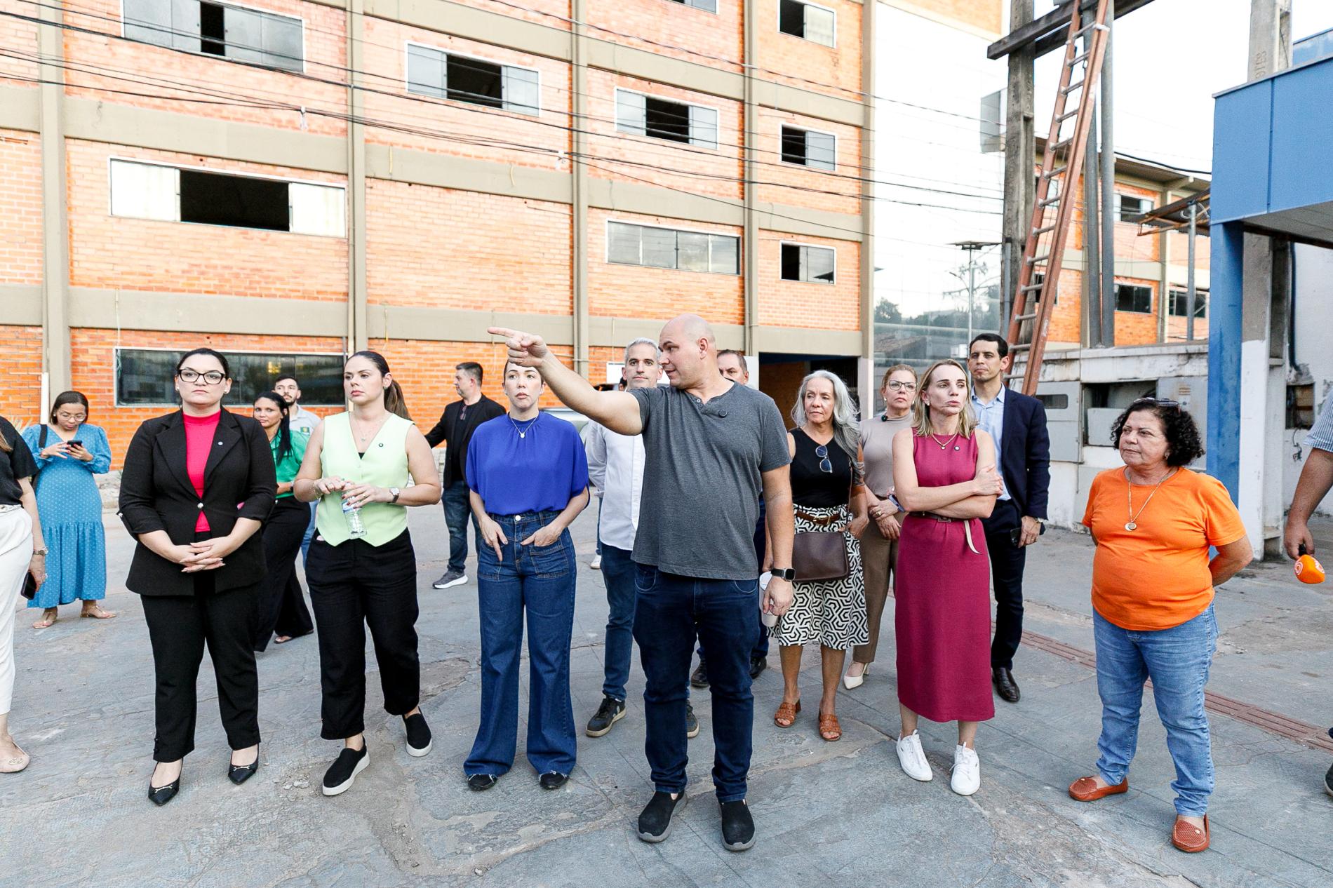 Vereadores conhecem estrutura do novo Centro de Saúde