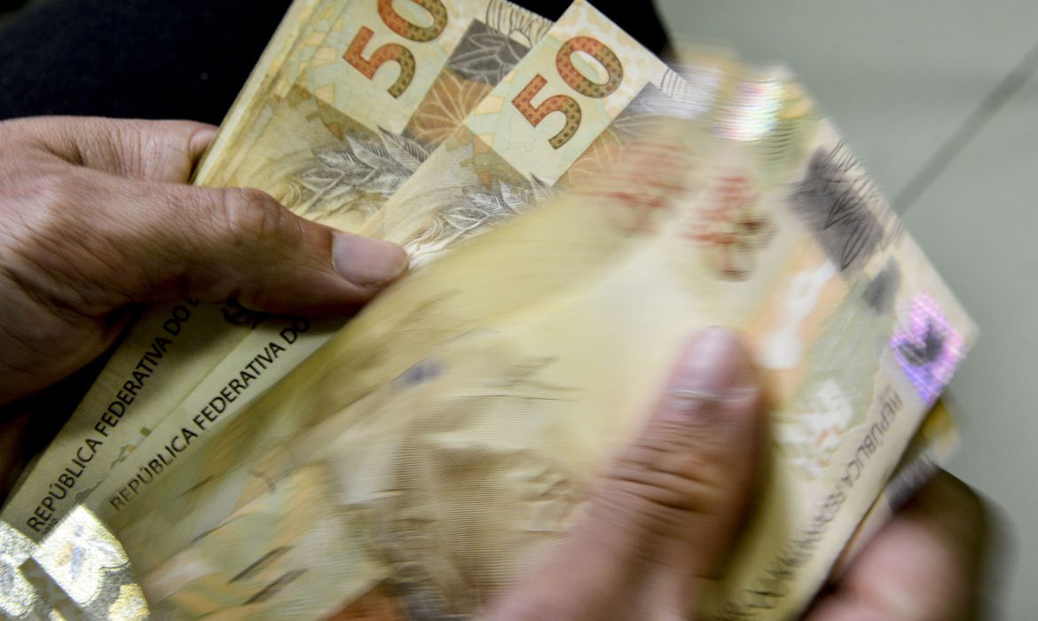 SALARIO MINIMO 20223 Orçamento de 2023 prevê salário mínimo de R$ 1.302