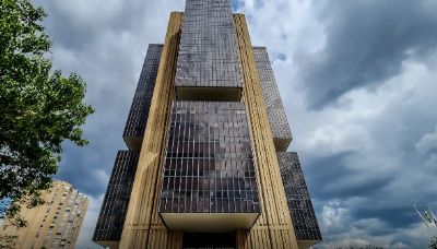 Juros do cartão de crédito sobem a 449,9% ao ano