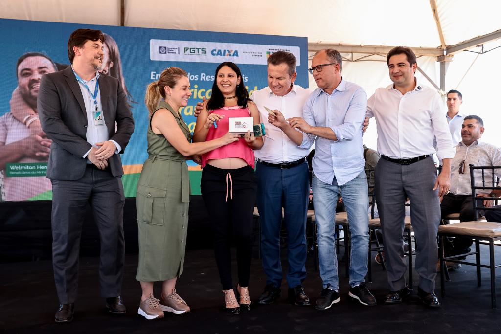 Governador “Com o dinheiro da entrada, estamos ajudando a realizar o sonho mais importante dessas famílias”
