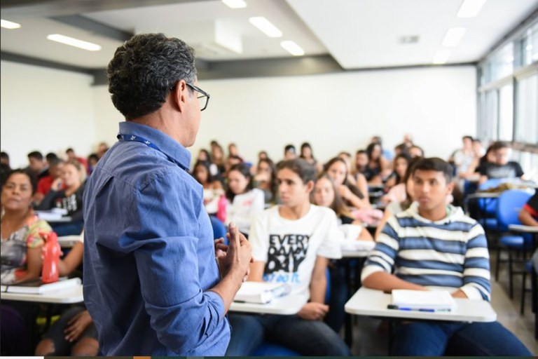 Governo Federal aumenta em 30% teto do Fies para curso de medicina