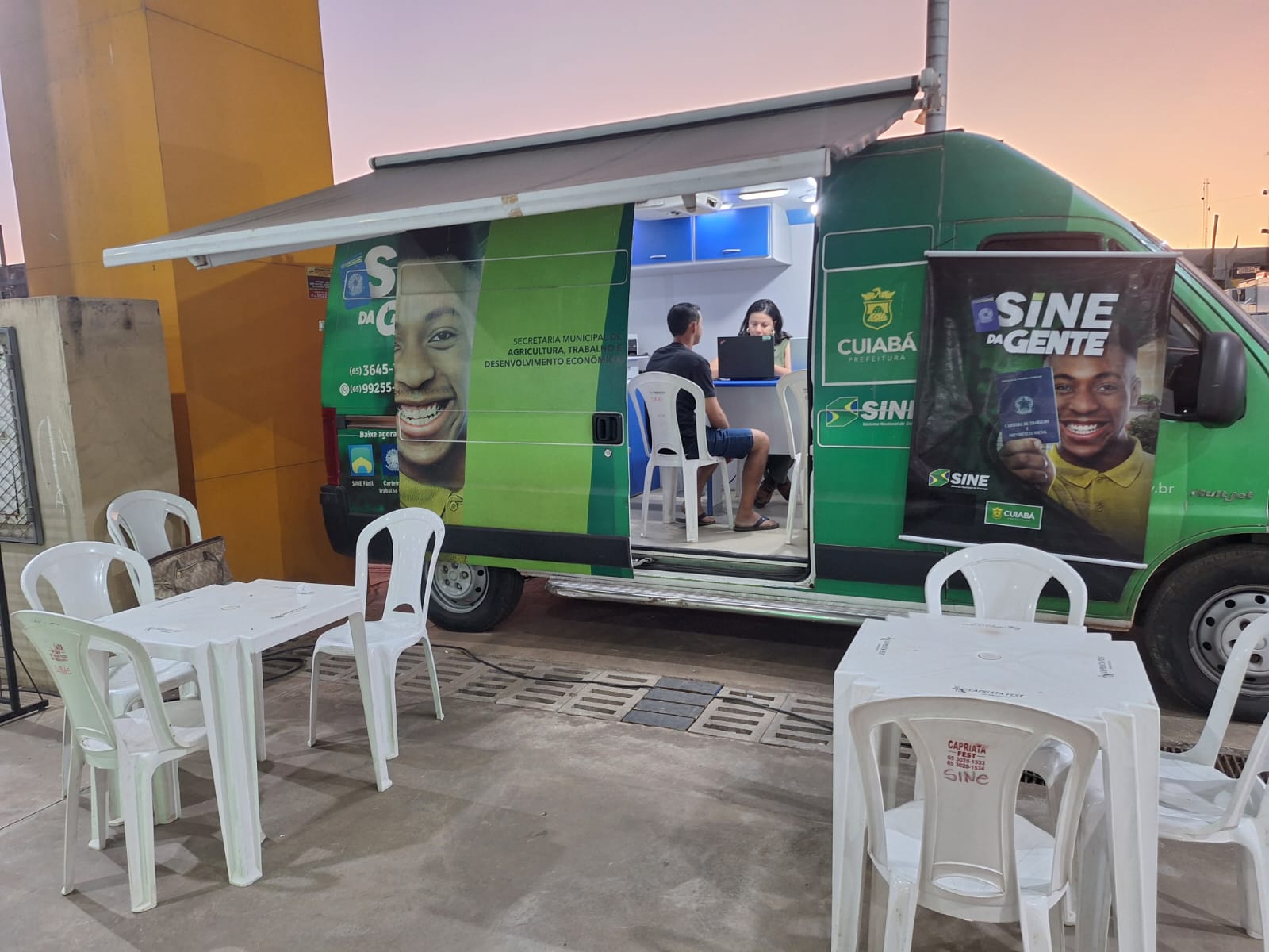 Sine Cuiabá 95 vagas para garçom e outras 243 oportunidades para pessoas sem experiência