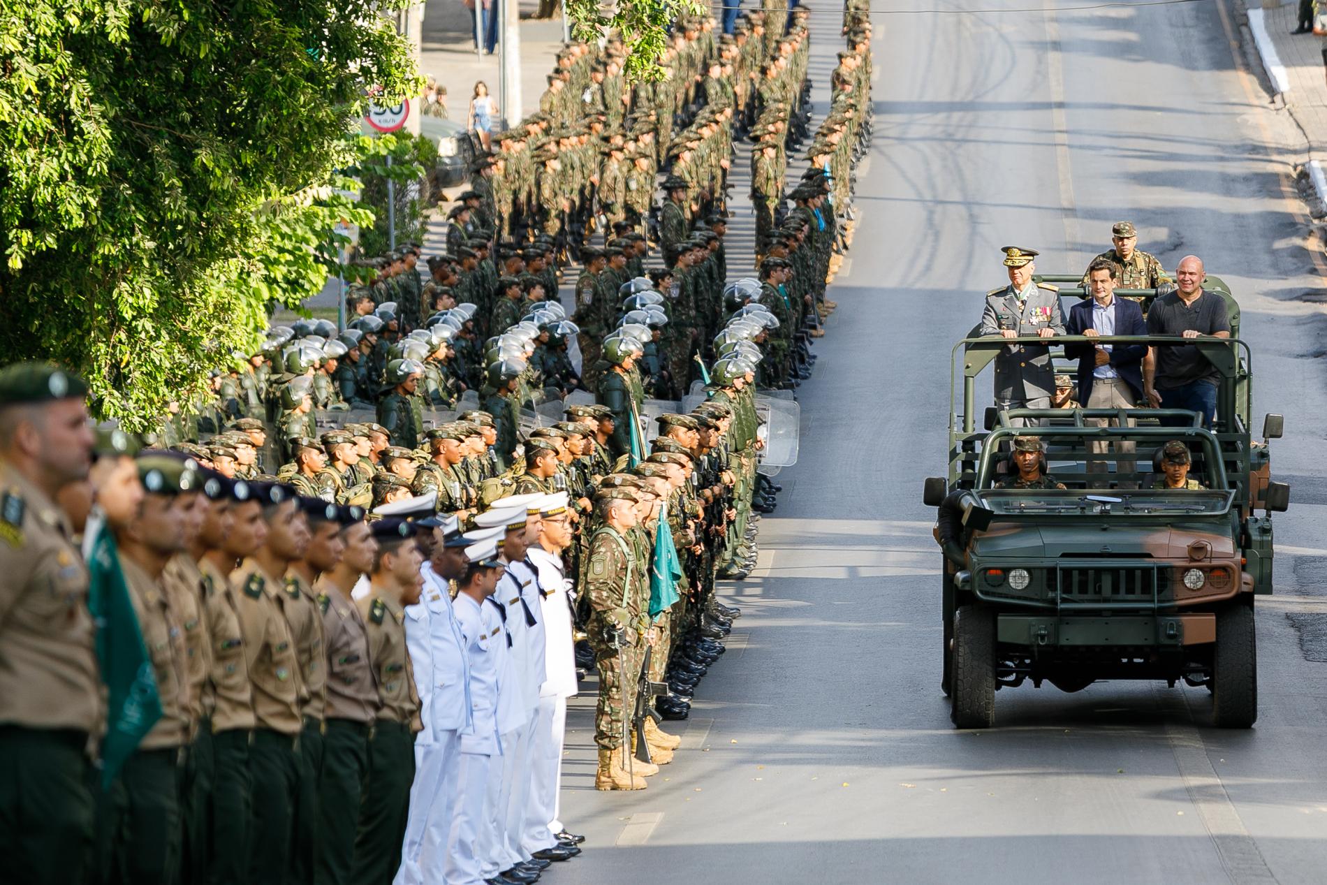 Mais de 8 mil celebram a Independência com desfile cívico-militar em Cuiabá