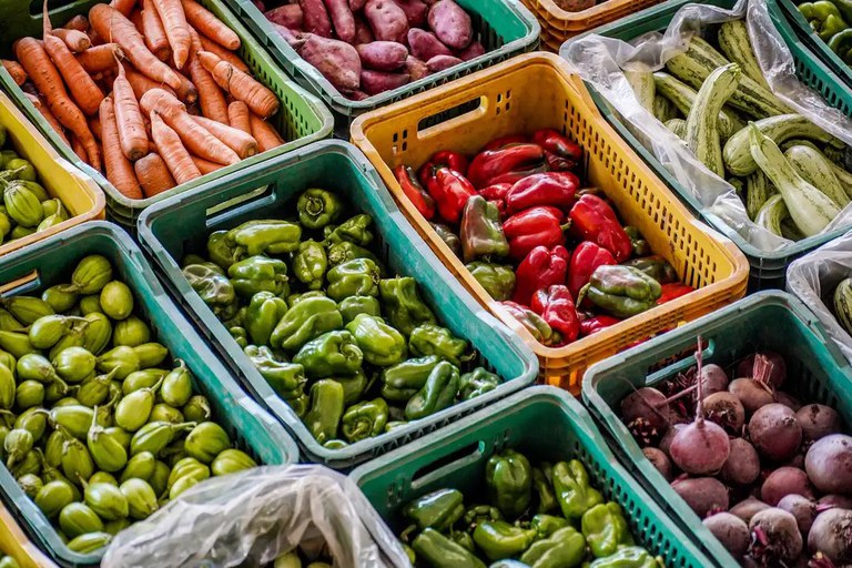 País teve deflação de 0,11% em agosto, puxada por queda em habitação e alimentação