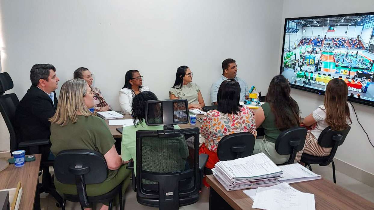 Educação define ações pedagógicas, qualificação profissional e de raciocínio lógico