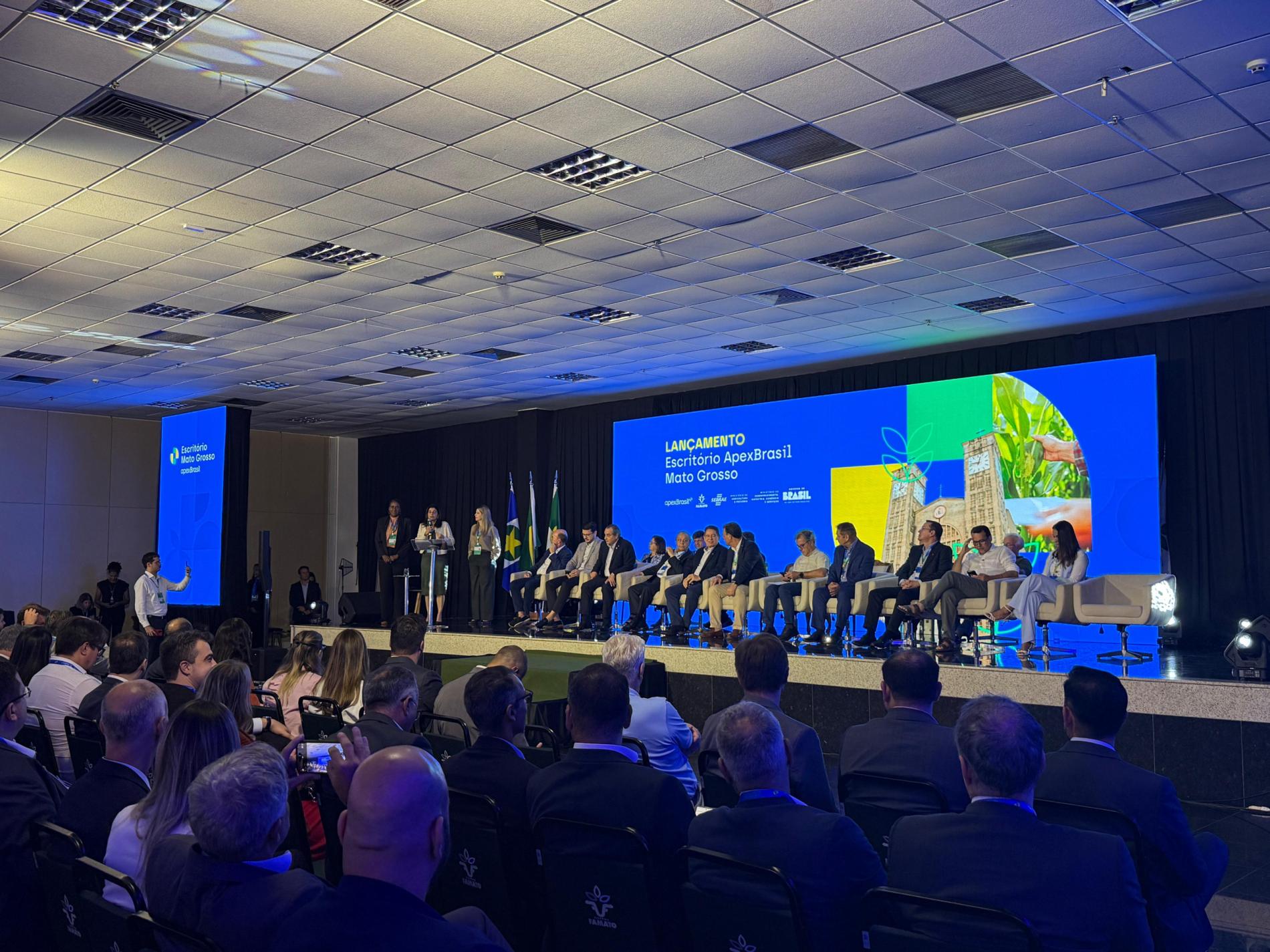 SebraeMT e Apex Brasil assinam acordo que viabiliza a capacitação dos pequenos negócios do estado para exportação